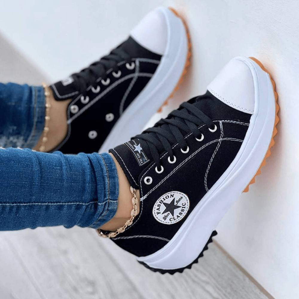 Plateau Sneaker mit Schnürdesign – Weiße Plateauschuhe für Komfort und Stil