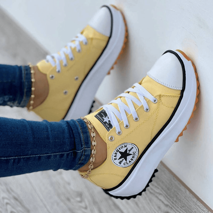 Plateau Sneaker mit Schnürdesign – Weiße Plateauschuhe für Komfort und Stil